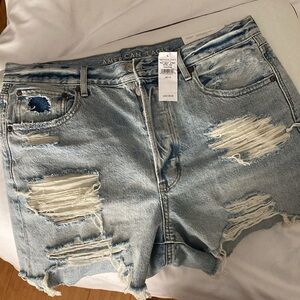 American Eagle 90’s bf jean shorts